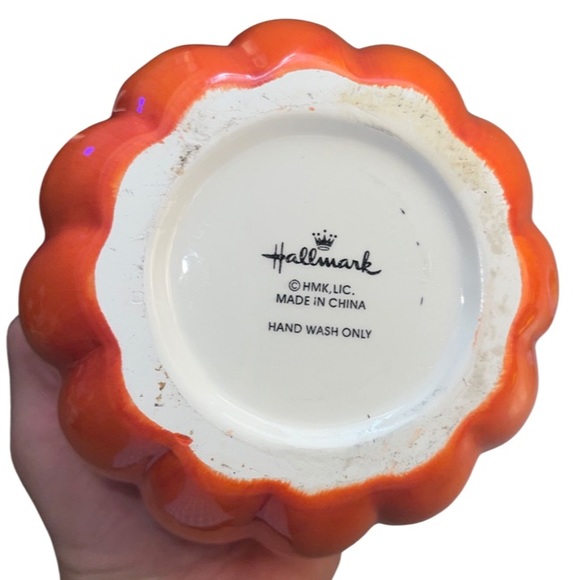 Halloween Ceramic Jack O’ Lantern by Hallmark: Candy Storage: Decoration - Picture 3 of 5